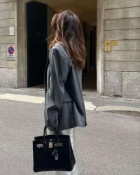 Trong Ngày Đại Hôn, Chàng Ôm Người Khác Bái Đường