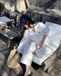 Hoang Cung Có Người Đợi