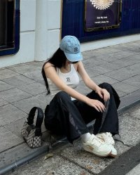 Anh Ấy Không Phải Chồng Tôi