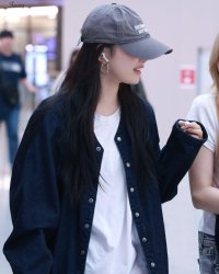 Tôi Livestream Gọi Hồn, Không Ngờ Lại Kết Nối Được Với Con Trai Của Một Vị Tỷ Phú