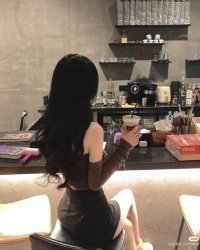 Con Rối Thủy Tinh