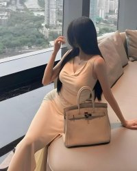 Gia Đình Ba Người Không Tên