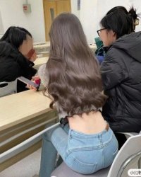 Người Yêu Qua Mạng Thích Nói Chuyện Trừu Tượng