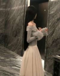 Bạn Trai Dẫn Nữ Trợ Lý Đi Họp Lớp