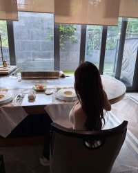 Ma Vương Xâm Nhập Trường Quý Tộc