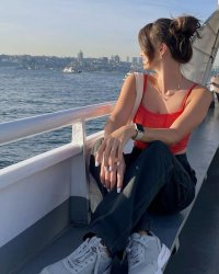 Hợp Đồng Chim Hoàng Yến