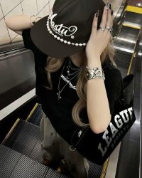 Bí Mật Của Công Chúa Tị Nạn