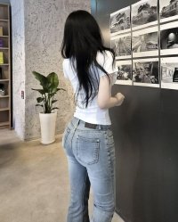 Cửa Đóng, Lòng Cũng Khép