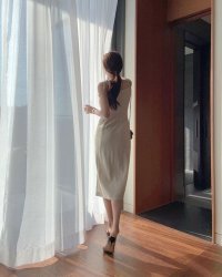 Người Ở Dưới Hiên Nhà