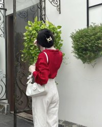 Bí Mật Sau Cánh Cửa Đêm Đó