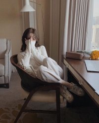 Bảo Vệ Trước Cổng Tình Cũ