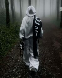 Nuôi Bạn Trai Học Đại Học, Anh Lại Cưới Hoa Khôi Nhà Giàu