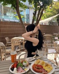 Chị Không Nuôi Rác, Cũng Không Nhặt Đồ Cũ