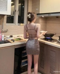 Là Đứa Trẻ Nghe Lời, Tôi Ngồi Luôn Lên Bàn Thờ Nhà Chồng