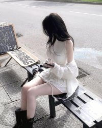 Ly Hôn Rồi, Mời Anh Ra Đường Tay Trắng