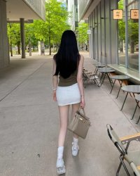 Gió Lặng Giữa Tầng Trời Xanh