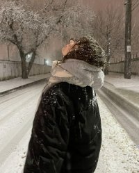 Tôi Đứng Nhìn Bạn Thân Tự Hủy Hoại Đời Mình