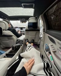 Sau Khi Cô Hàng Xóm Tự Luyến Dùng Địa Chỉ Nhà Tôi Nhận Đồ Ăn