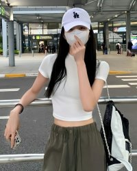 Một Con Hoàng Yến, Hai Cuốn Sổ Tiền