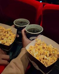 Cốc Nước Tình Yêu