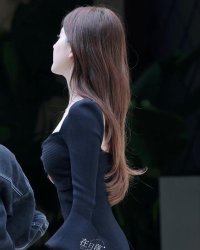 Không Còn Là Người Thay Thế