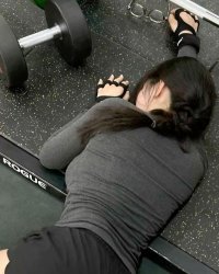 Đêm Dài Trong Nhà Máy Bỏ Hoang