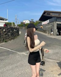 Nỗi Buồn Của Cô Gái Trong Nông Thôn