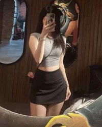 Người Đến Trước Mộ Tôi