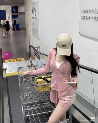 Sau Một Đêm, Cả Khu Chung Cư Phải Đi Bộ