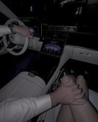 Đêm Giao Thừa, Tôi Bị Bạn Trai Dâng Cho Cậu Ruột