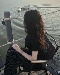 Tôi Không Phải Nền Cho Sự Nghiệp Của Bất Kỳ Ai