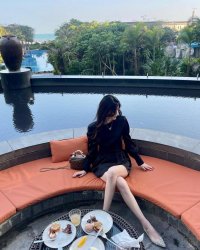 Đêm Tân Hôn, Tổng Tài Kinh Sợ Đồng Tính Chui Vào Chăn Tôi Kêu Cứu