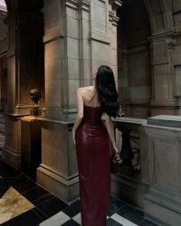 Chị Gái Tôi Và Tình Nhân Của Bà