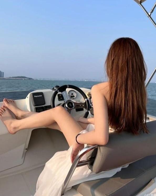 Kẻ Thù Mất Trí Nhớ Kết Hôn