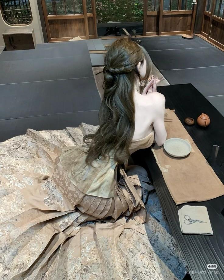 Giữa Tình Yêu Và Sự Thật