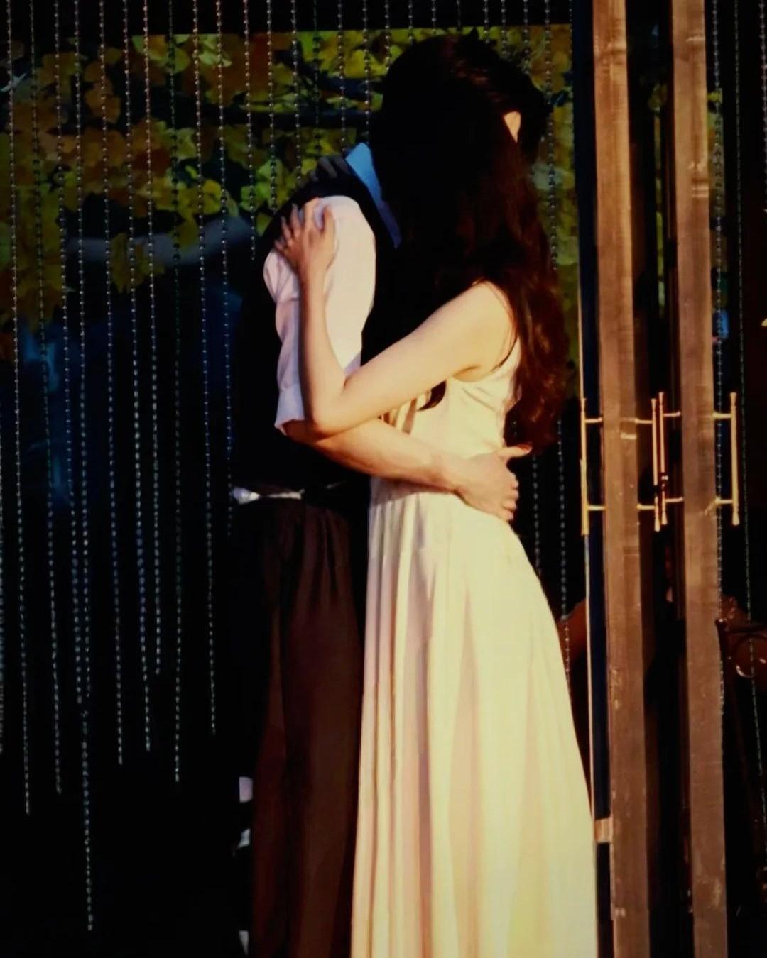 Mảnh Ghép Đẫm Máu Trong Ngày Cưới