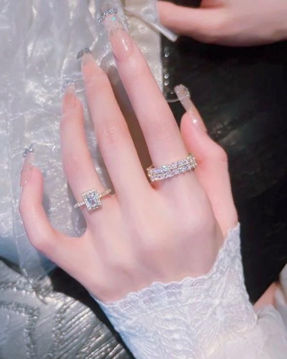 Bị Bỏ Lại Tại Trạm Dịch Vụ