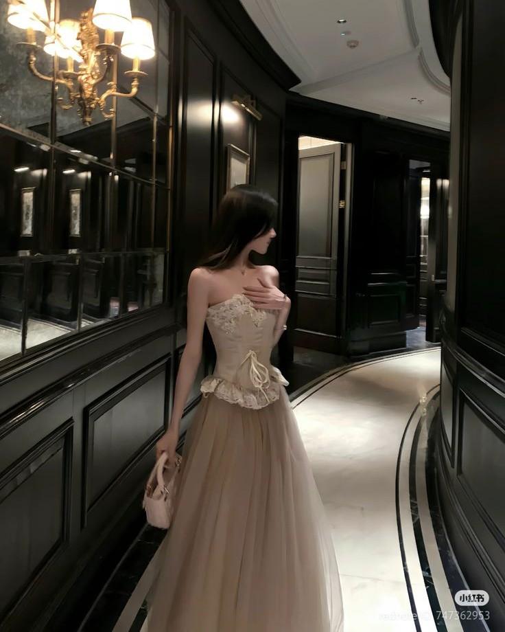 Thánh Nữ Của Năm Tông Môn