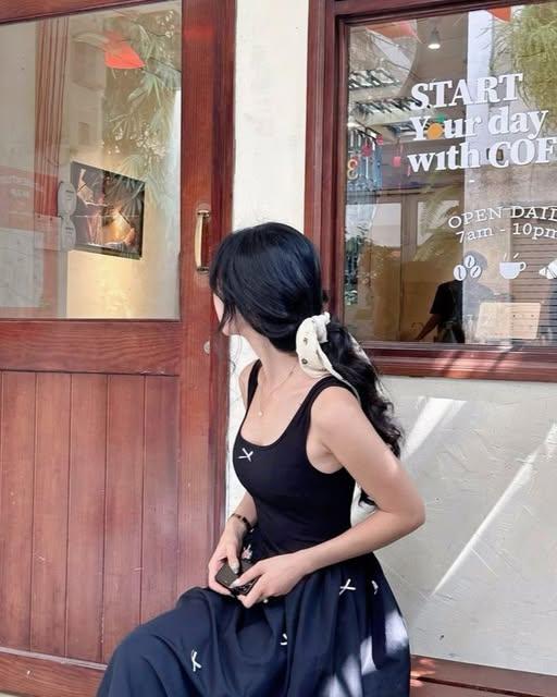 Nữ Hoàng Băng Giá Và Người Chồng Cũ Bị Bỏ Rơi