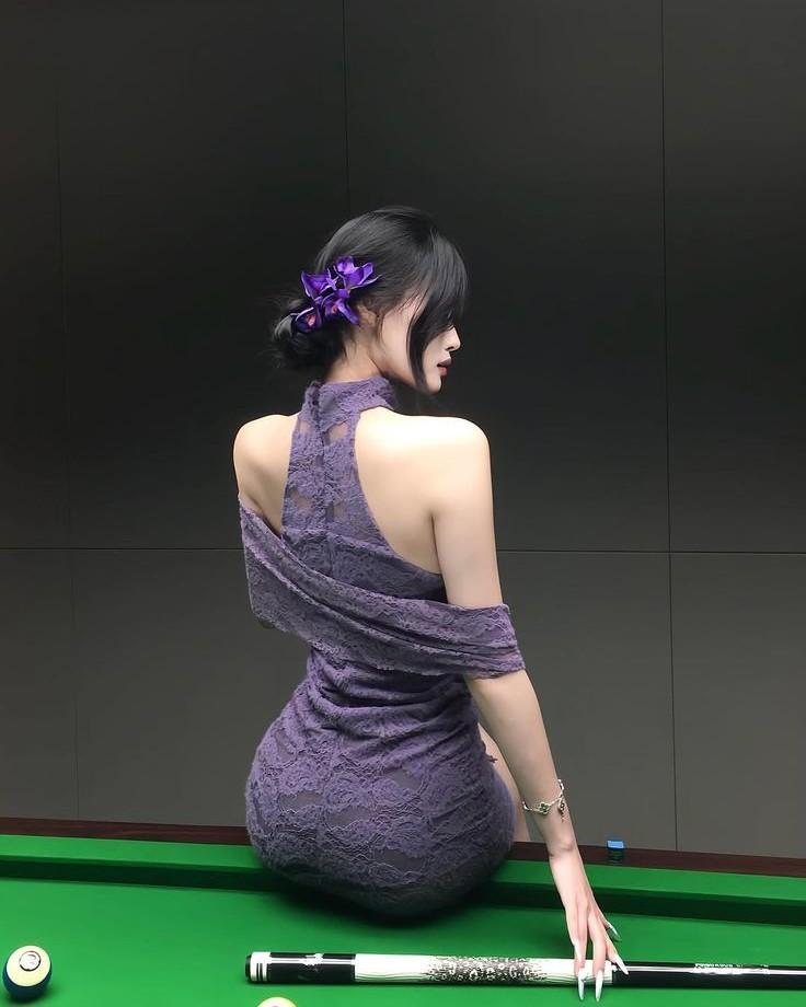 Người Đàn Bà Biết Đợi