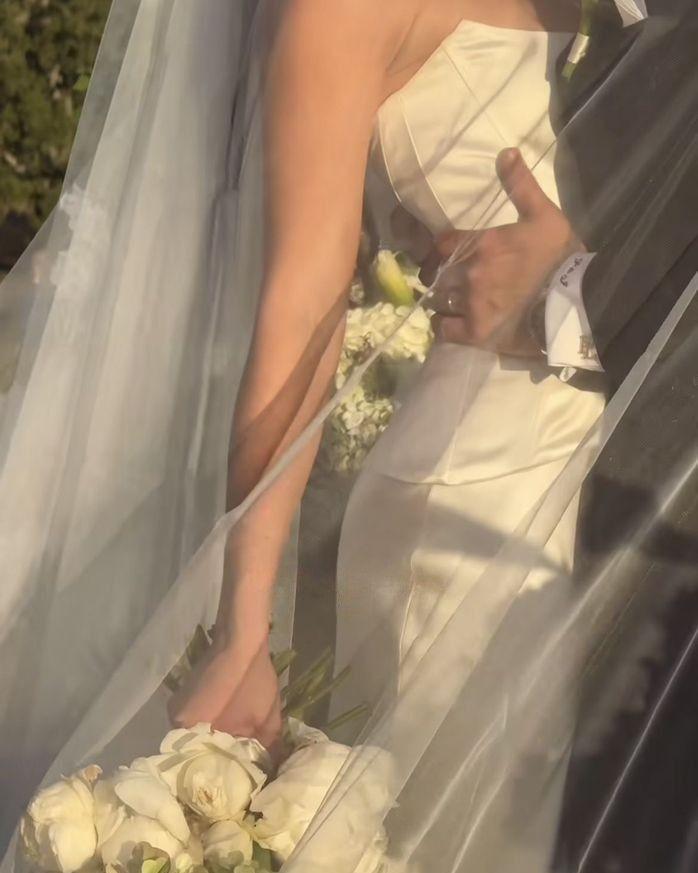 Lầm Lỡ Dưới Đèn Hoa