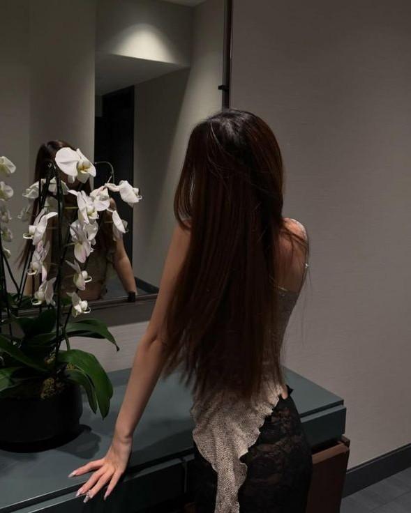 Đêm Bão Cấp 10, Chồng Dắt Bạch Nguyệt Quang Ra Biển Tổ Chức Sinh Nhật