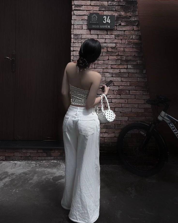 Trọng Sinh Làm Con Gái Kẻ Thù