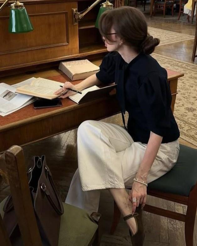 Lâm Vãn - Chiến Thần Vương Phí