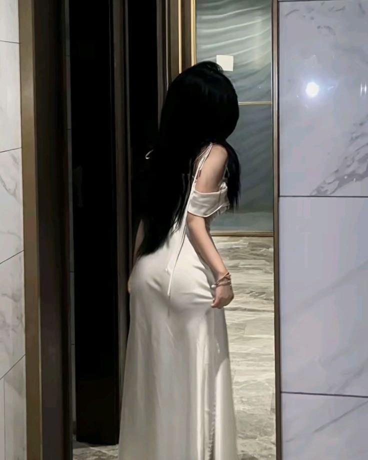 Nữ Chính Xuyên Sách Và Chiếc Túi Bí Ẩn