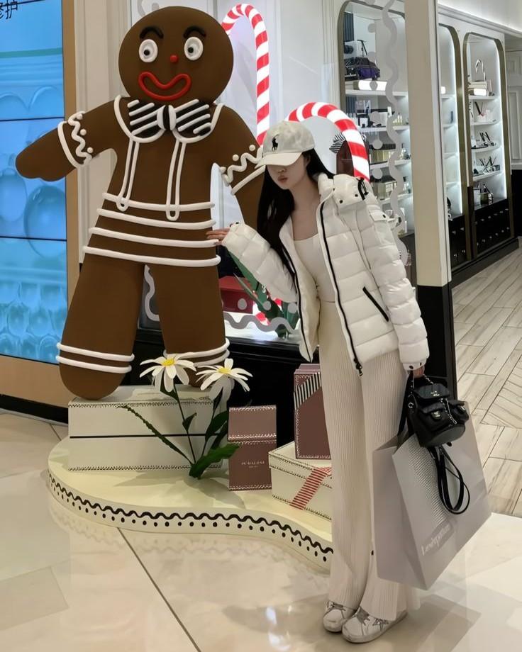 Chín Lần Công Lược, Lần Cuối Gả Cho Nam Phụ Hệ Thống