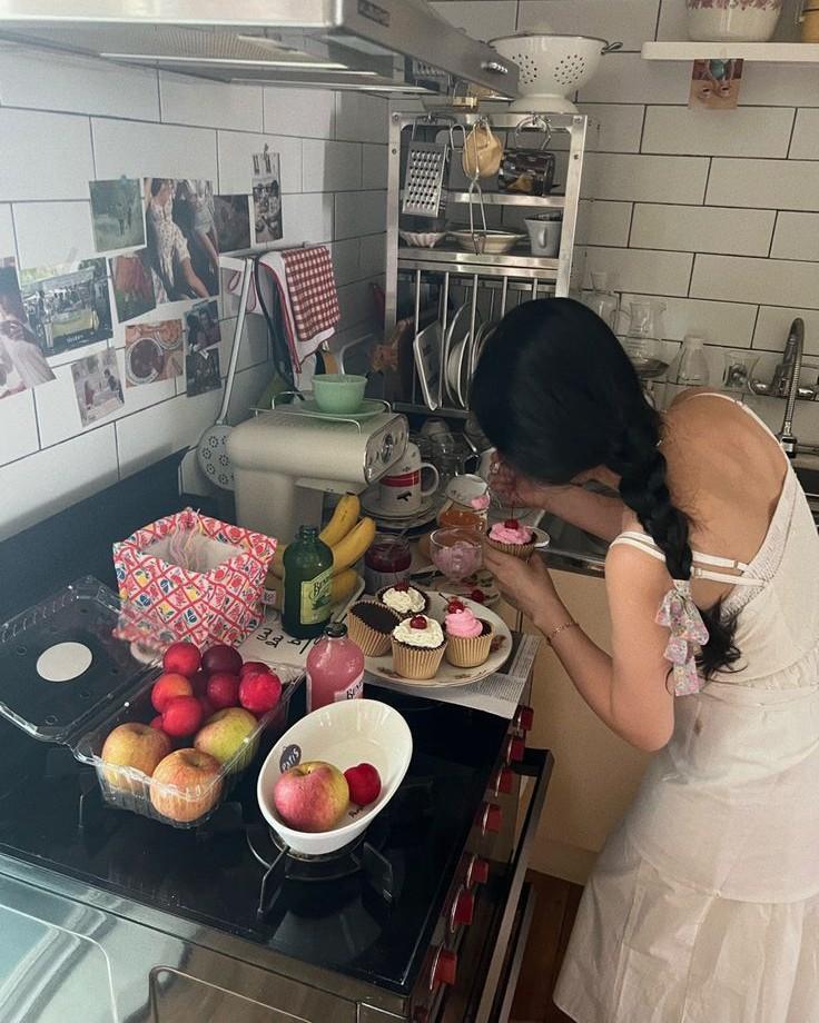 Một Nét Son Nhạt