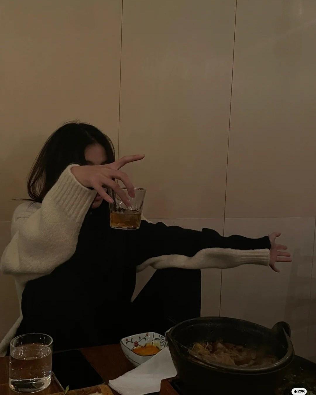 Nỗi Đau Đằng Sau Đám Cưới