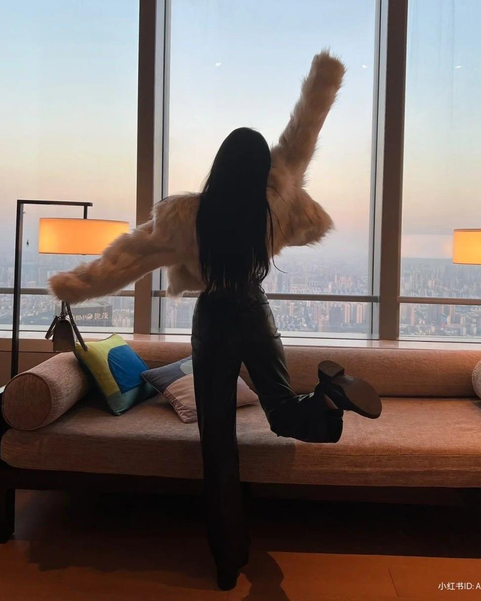 Tôi Và Con Trai Cùng Nổi Tiếng Trong Show Kinh Dị