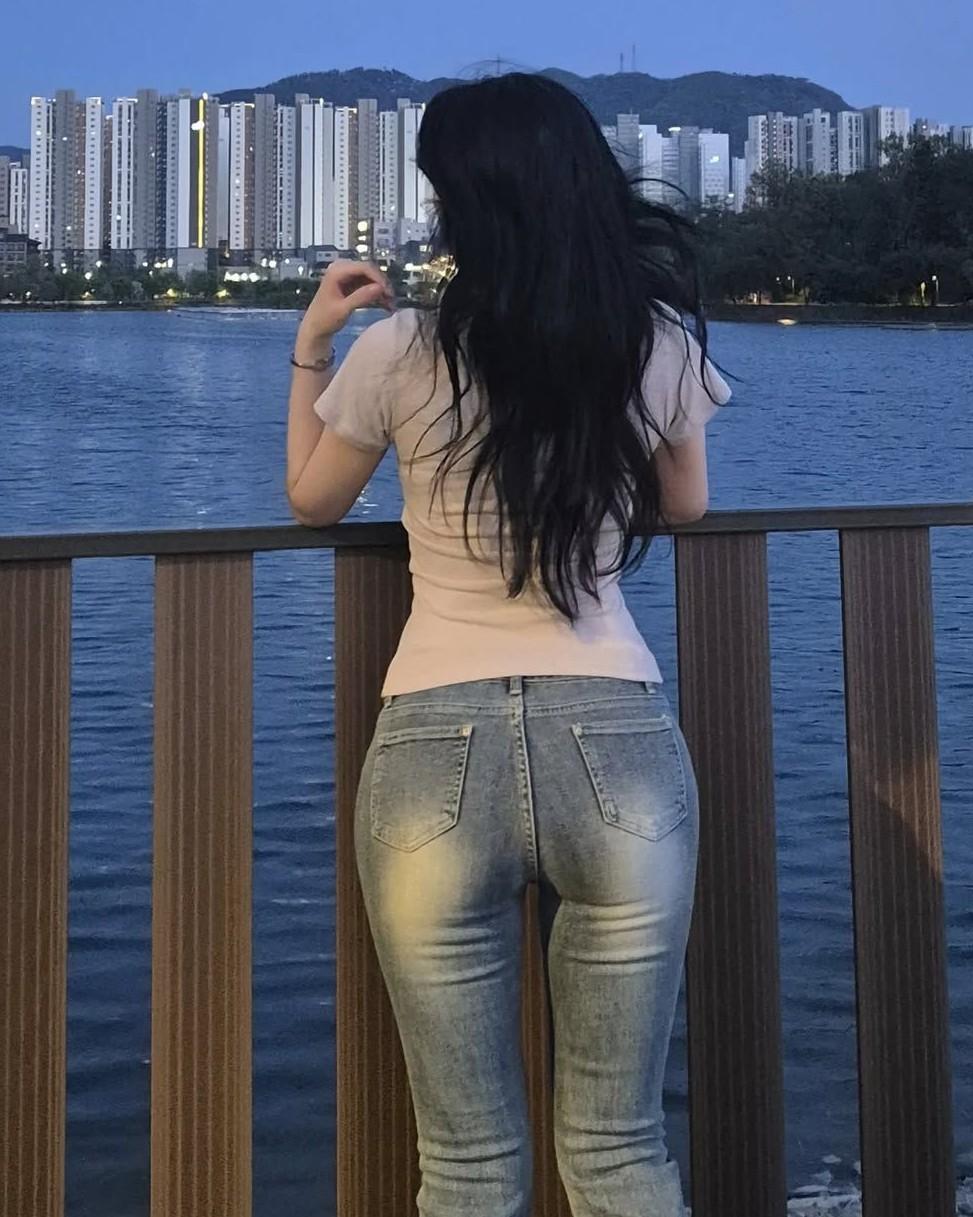 Sau Khi Được Tái Sinh, Tôi Đã Bị Trói Buộc Cùng Hệ Thống 